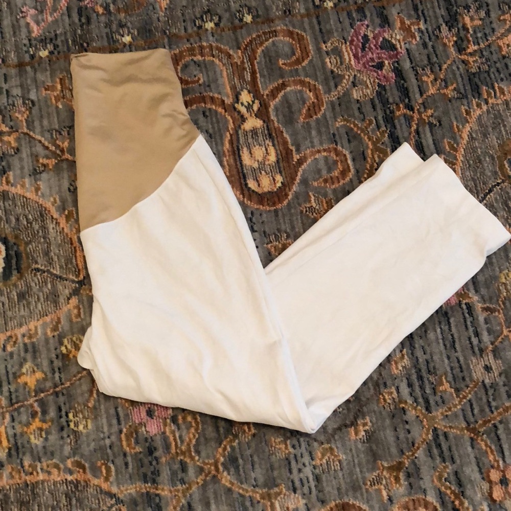 Cropped white pants